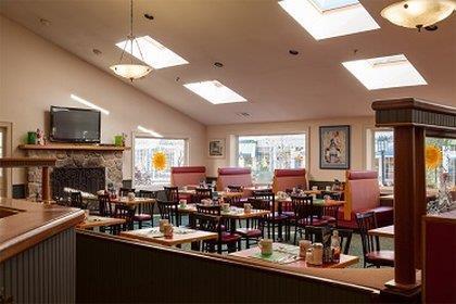 อินน์ ออน เดอะ สแควร์ ฟัลเมาท์ ร้านอาหาร รูปภาพ